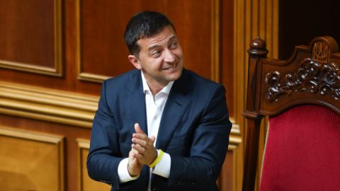 Страна в смартфоне: сеть "взорвало" музыкальное видео с цитатами Зеленского