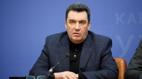 Закрытие границы для иностранцев и первая смерть от коронавируса: главное с брифинга СНБО