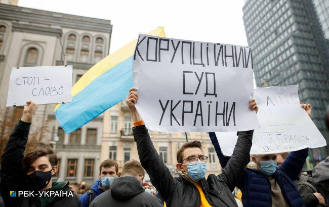 Битва на Конституції: чим закінчиться протистояння Зеленського та КСУ