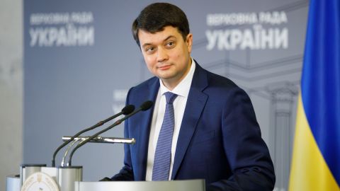 До каникул: Рада сможет рассмотреть проект о референдуме до середины июля