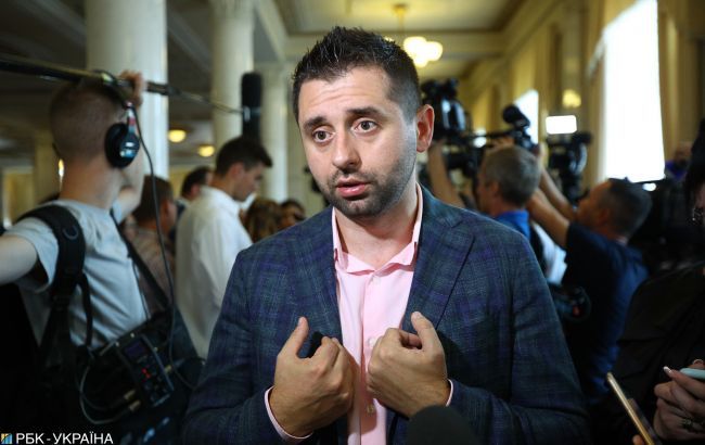 "Слуга народа" достигла консенсуса с другими фракциями, - Арахамия