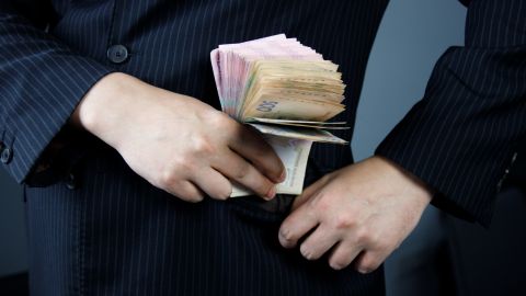 В Донецкой области будут судить прокурора за взятку