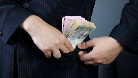 Во Львовской области работников таможни "поймали" на взятке