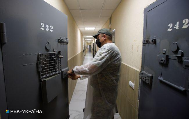 В Украине появятся специальные тюрьмы для "воров в законе": полная изоляция с "глушилками"