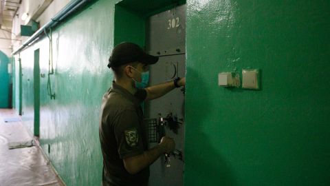 Кабмин предлагает определить порядок принудительного кормления осужденных