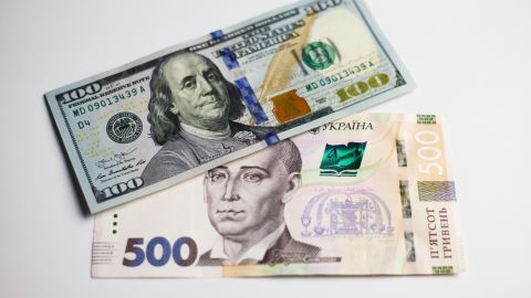 Что нужно знать тем, кто планирует выехать за границу: памятка НБУ