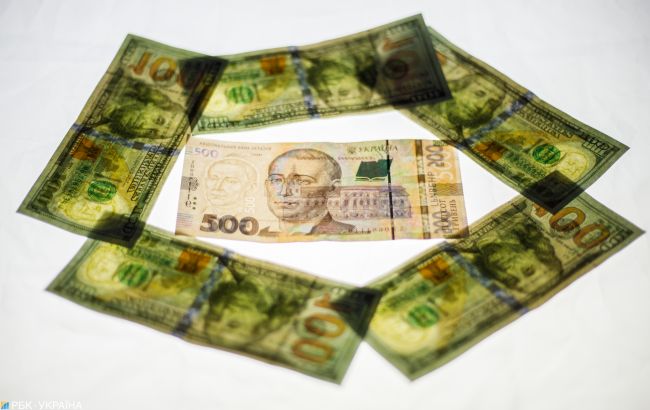 НБУ на 31 июля повысил официальный курс доллара