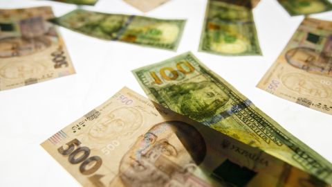 Курс долара знизився на міжбанку