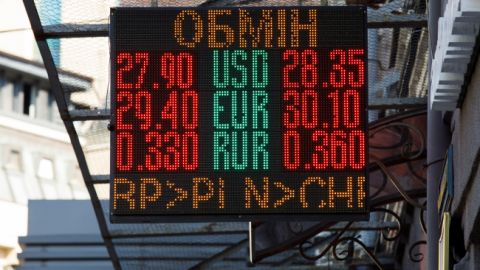 НБУ показал зависимость инфляции от курса доллара