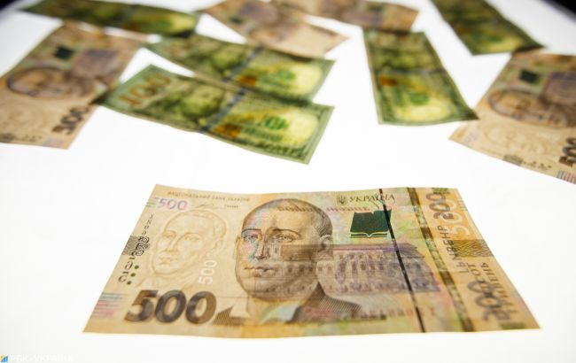 Курс доллара на межбанке поднялся выше 27 гривен