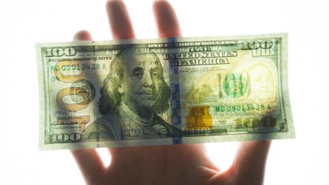 НБУ трохи підвищив офіційний курс долара