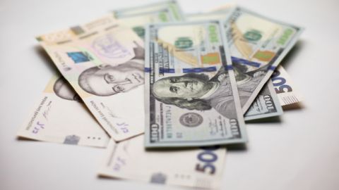 Курс доллара снизился на межбанке