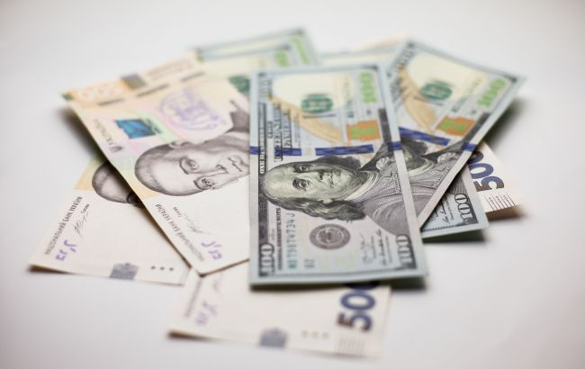 НБУ зафіксував офіційний курс гривні до долара на невизначений термін