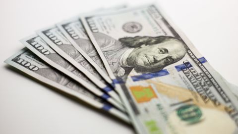 Курс долара знизився на міжбанку