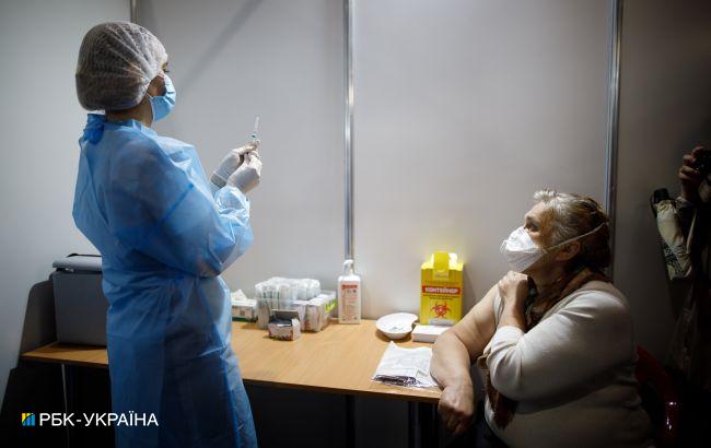За добу в Україні вакцинували більше 100 тисяч людей