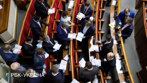 Раді рекомендують стимулювати українців за кордоном повернутися на батьківщину