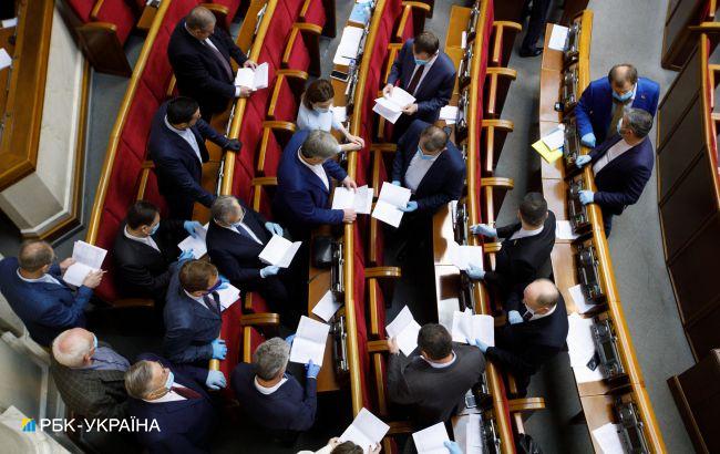 Раде рекомендуют стимулировать украинцев за рубежом вернуться на родину