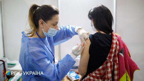 Новий рекорд щеплень: в Україні вакцинували ще&nbsp;понад 317 тисяч людей