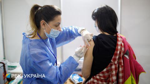Во Львове на выходных увеличат количество пунктов и центров вакцинации