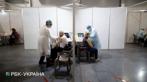 В Киевской области центры вакцинации заработали еще в четырех городах