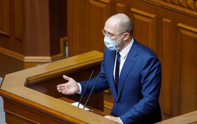 Кабмін зберіг обмеження зарплат міністрів, попри рішення КСУ