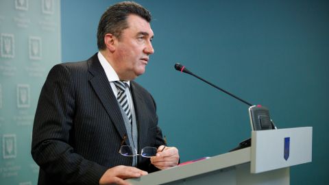 Данилов - секретарю Совбеза России: Украина не нуждается в советах о языке