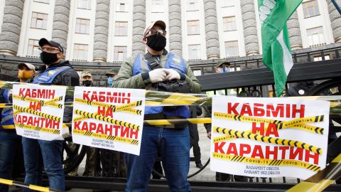 Украинцы боятся кризиса втрое больше, чем коронавируса