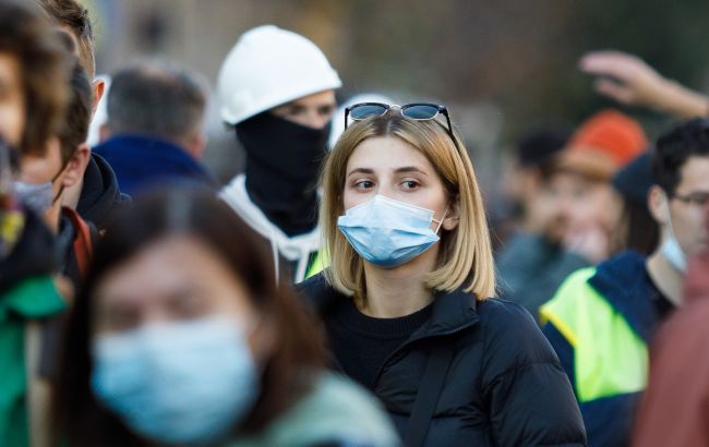В Украине могут ввести карантинные ограничения в ряде областей. Но без локдаунов