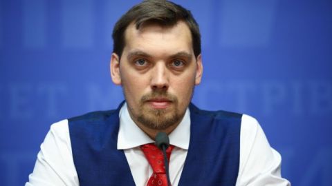 Гончарук: в январе и феврале украинцы получат пониженную стоимость платежек