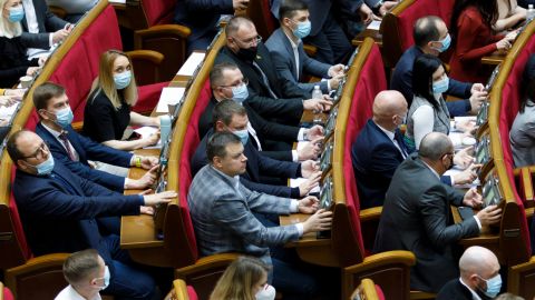 Свежий рейтинг партий: кого украинцы поддерживают в начале апреля