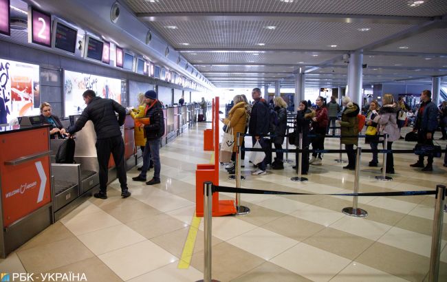 Кабмин снизил стоимость виз в четыре раза для привлечения иностранных туристов