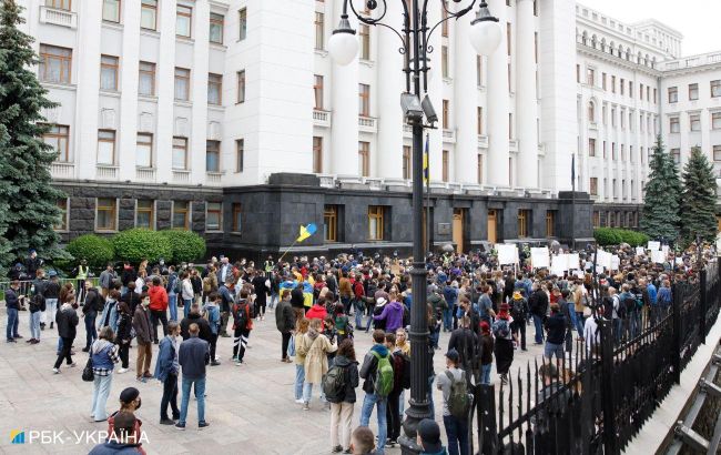 Влада готується до силового розгону масових акцій, - експерт