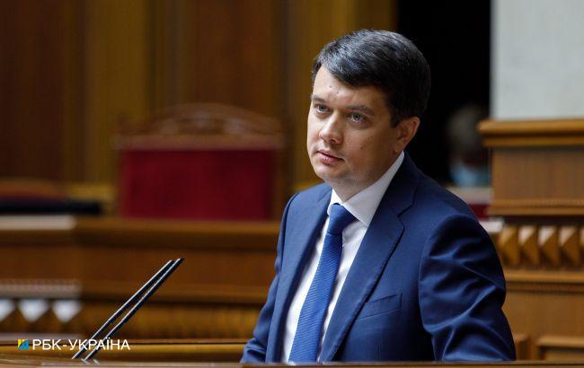 Рада может в декабре продлить особый статус Донбасса, - Разумков