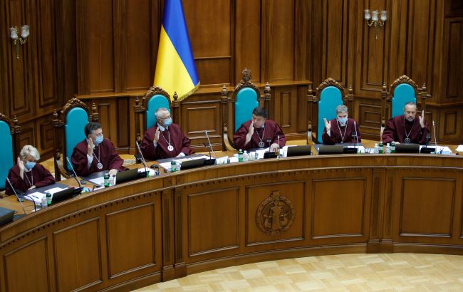Конституційний суд відповів на звинувачення у порушенні прав президента
