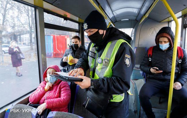 Місяць локдауну в Україні: поліція назвала область-лідера з порушень