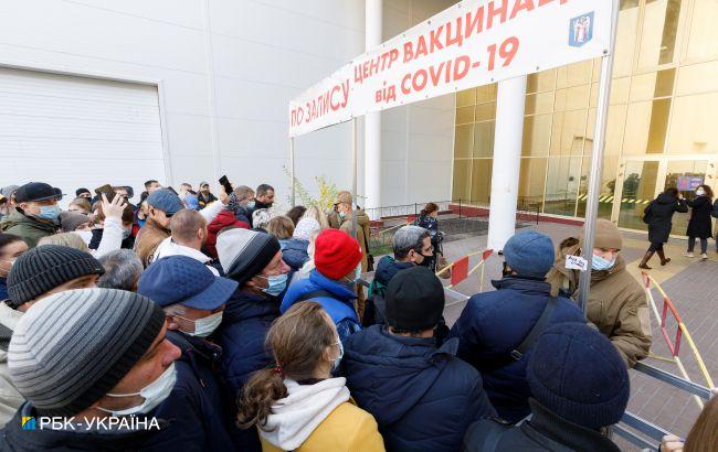 После новогоднего перерыва в Украине возобновили вакцинацию от COVID-19