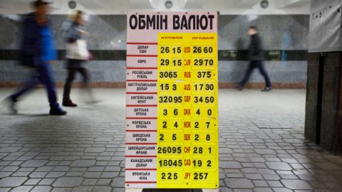 Доллар продолжает дорожать в обменных пунктах