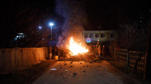 Суд оштрафовал двух участников протестов в Новых Санжарах