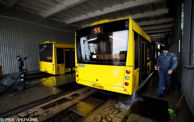 У Київраді звинуватили КМДА в спробі закупити автобуси на 10 млн євро у компанії олігарха-втікача