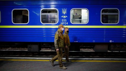 УЗ запустить поїзд Львів - Ужгород для стикування з рейсом з Києва