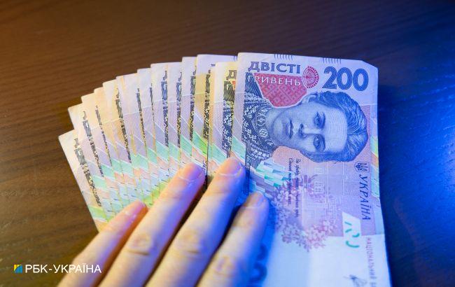 Украинцы смогут обменять наличные гривны на евро еще в одной стране ЕС