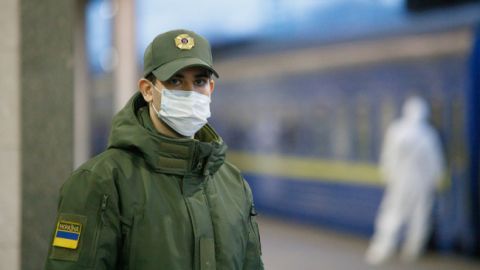 Пограничники ожидают возвращения до 200 тыс. украинцев перед Пасхой
