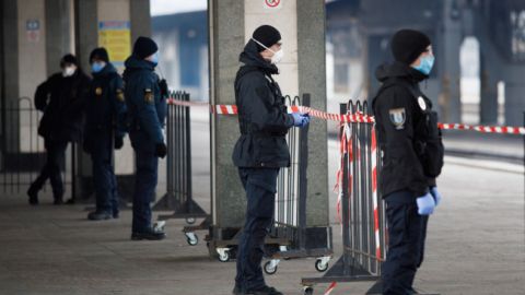 Украинцы разделились по вопросу о чрезвычайном положении из-за коронавируса