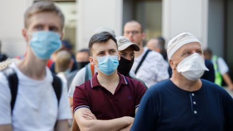 Когда в Украине смогут ослабить карантин: в Минздраве рассказали о новых правилах