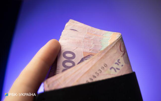 Зарплата в Украине за год выросла более чем на 3000 гривен, но половину "съела" инфляция