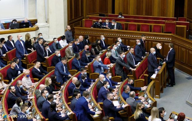 Введение электронного акциза нужно отложить на один-два года, - эксперт