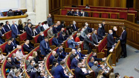 Пенсійний вік для українців можуть збільшити: у Раді з'явився законопроект