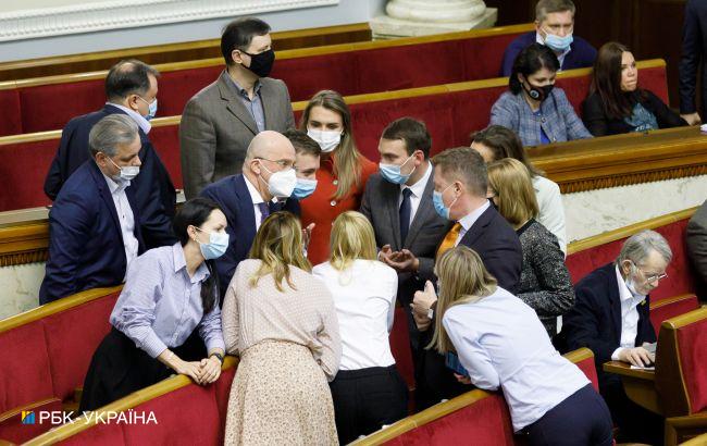 У Раді планують обмежити вхід для невакцинованих нардепів та відвідувачів