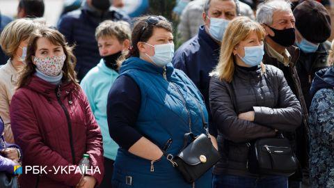 На порозі піку. Чи буде новий локдаун в Україні і як його уникнути