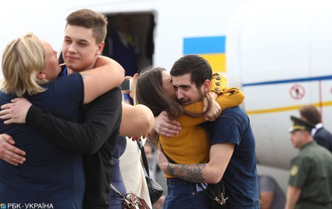 Адвокат буде домагатися припинення справи проти українських моряків після передачі кораблів